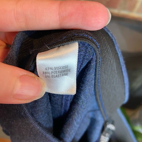 ST. JOHN Marled Dusty Blue Front Seam Tapered Elastic Pants, Size 10 - Picture 10 of 11